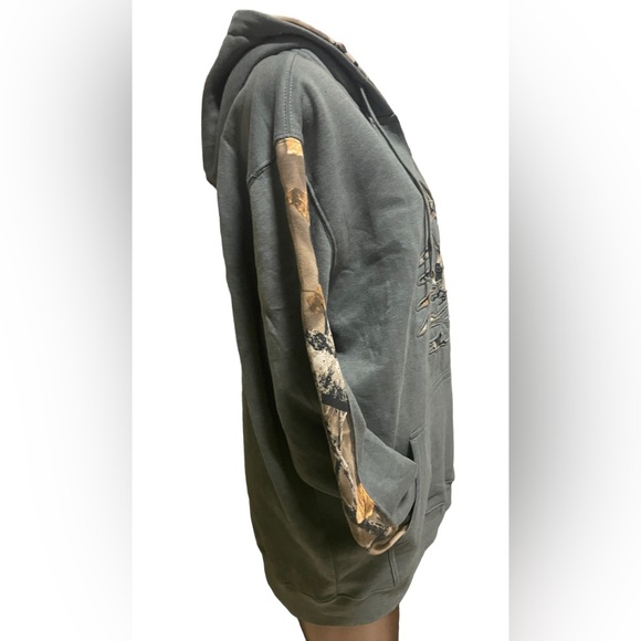 Legendary Whitetails Hoodie - Picture 6 of 12